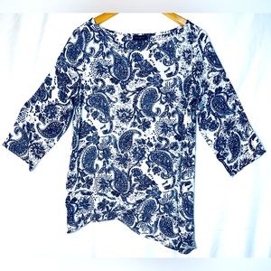 The Limited White, Blue, 3/4 Sleeves, Round Neck, Asymmetrical Hem Blouse Size M
